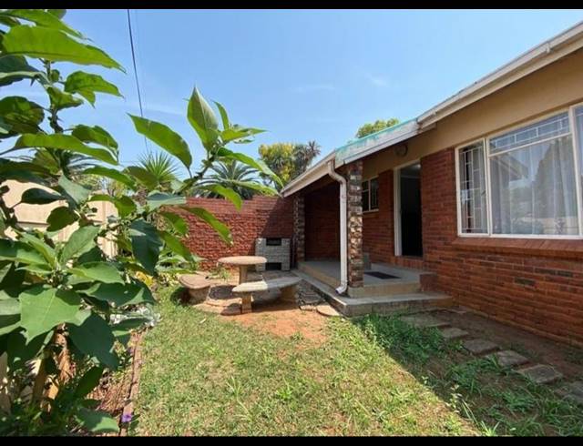 2 BEDROOM APARTMENT FOR SALE IN HUTTENHEIGHTS